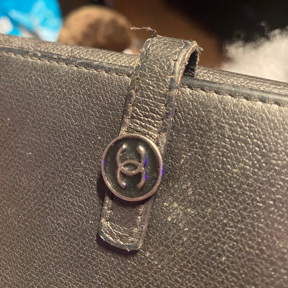 AUTHENTIC. Chanel wallet. Beautiful. - Picture 6 of 8